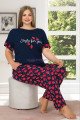 Lacivert Renk ve Çilek Desenli LADY-10876 Kadın Kısa Kol Büyük Beden Pijama Takımı Lacivert Renk ve Çilek Desenli LADY-10876 Kadın Kısa Kol Büyük Beden Pijama Takımı, Lady-10876, Büyük Beden (Battal Boy) Pijama Takımları