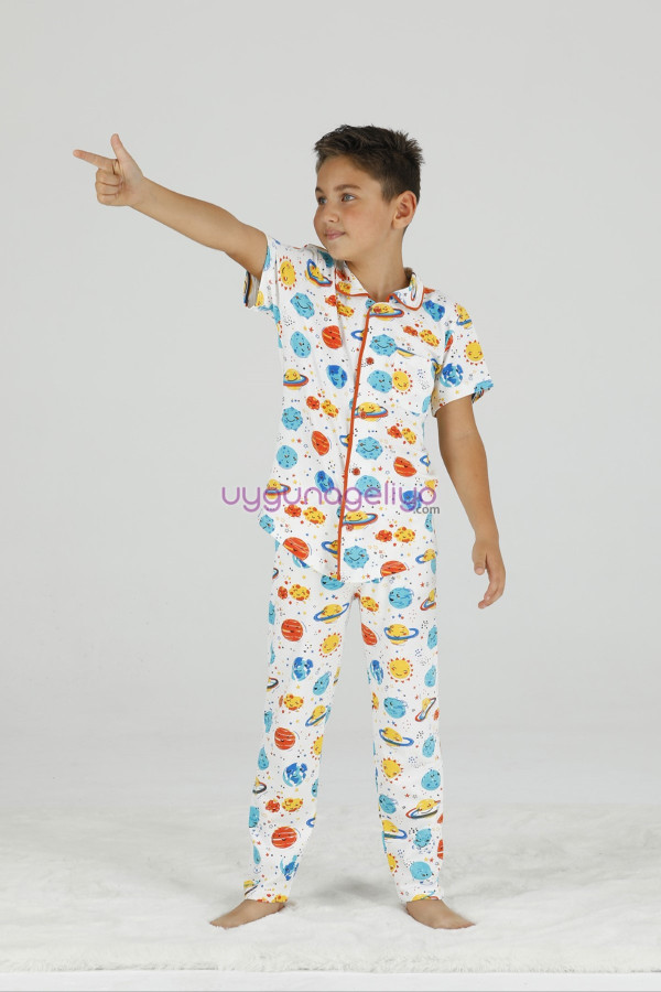 Beyaz Renk ve Gezegen Desenli Teknur 45605 Pamuk Önden Düğmeli Erkek Çocuk Pijama Takımı-Teknur