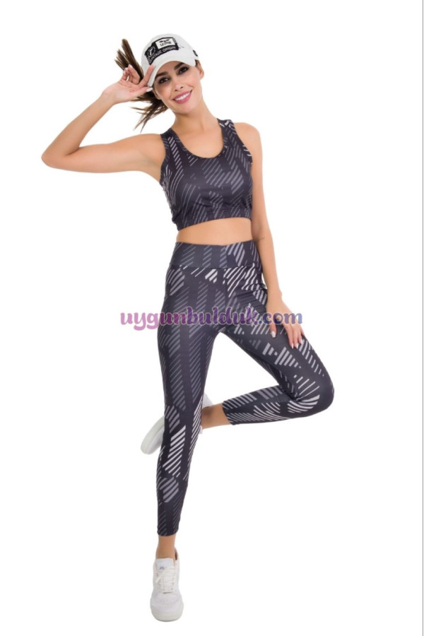 Siyah Renk ve Çzigili Lady 3023 Kadın Büstiyerli Taytlı Spor Takım, LADY-3023, Lady Pijama Takımı