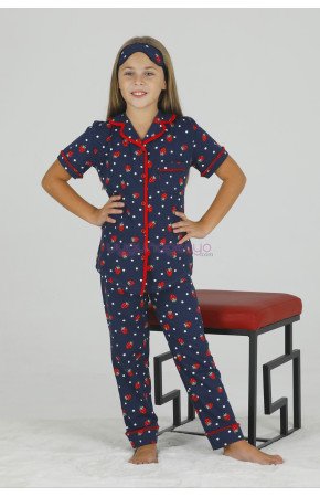 Lacivert Renk ve Çilek Desenli Teknur 40602 Pamuk Önden Düğmeli Kız Çocuk Pijama Takımı Lacivert Renk ve Çilek Desenli Teknur 40602 Pamuk Önden Düğmeli Kız Çocuk Pijama Takımı