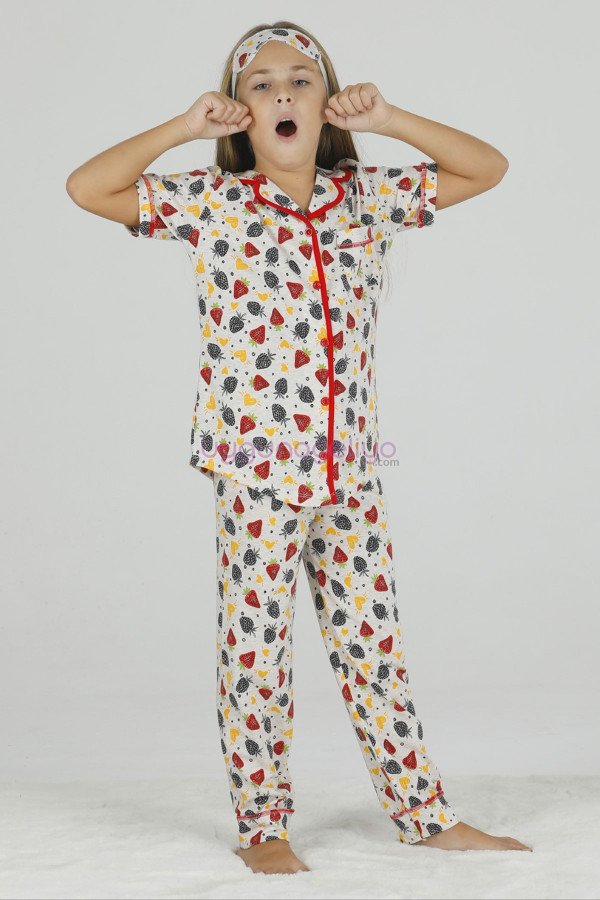 Gri Renk ve Çilek Desenli Teknur 40610 Pamuk Önden Düğmeli Kız Çocuk Pijama Takımı Gri Renk ve Çilek Desenli Teknur 40610 Pamuk Önden Düğmeli Kız Çocuk Pijama Takımı, Teknur-40610, Teknur Pijama Takımı
