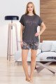 Füme Renk ve Çiçekli Desenli Lady 7714 Kadın Pamuk Viskon Likralı Şortlu Pijama Takımı Füme Renk ve Çiçekli Desenli Lady 7714 Kadın Pamuk Viskon Likralı Şortlu Pijama Takımı