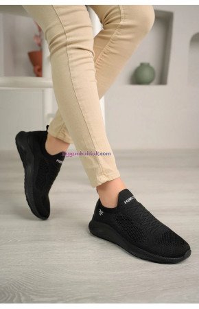 Siyah Renk Günlük, Yüksek Taban Slip-On, Hafif, Yürüyüş Bağcıksız Kadın Spor Ayakkabı Siyah Renk Günlük, Yüksek Taban Slip-On, Hafif, Yürüyüş Bağcıksız Kadın Spor Ayakkabı
